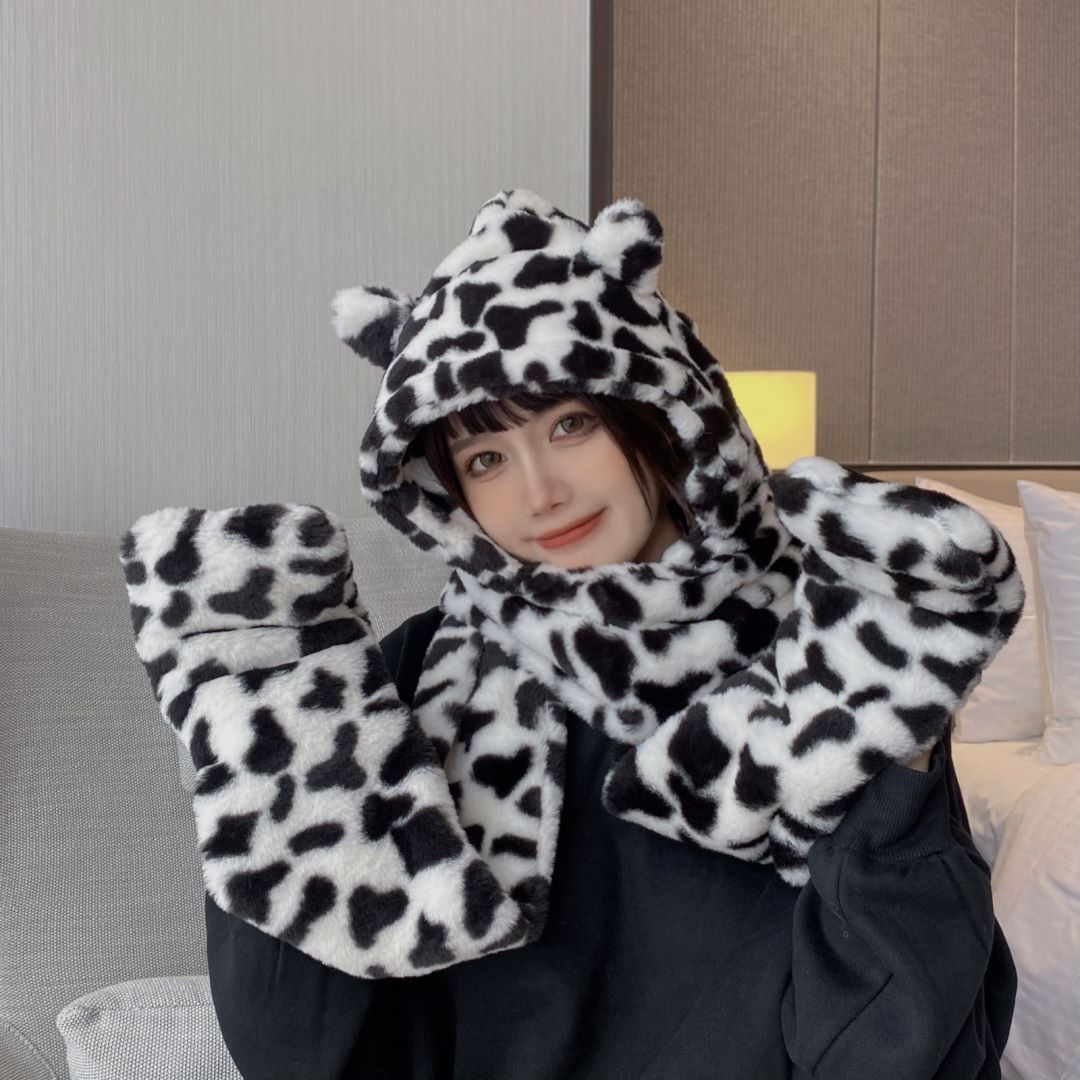 New dairy cow models three pieces of black and white