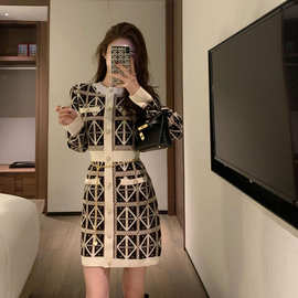 2025秋冬新款法式轻奢名媛小香风针织连衣裙女修身打底毛衣裙