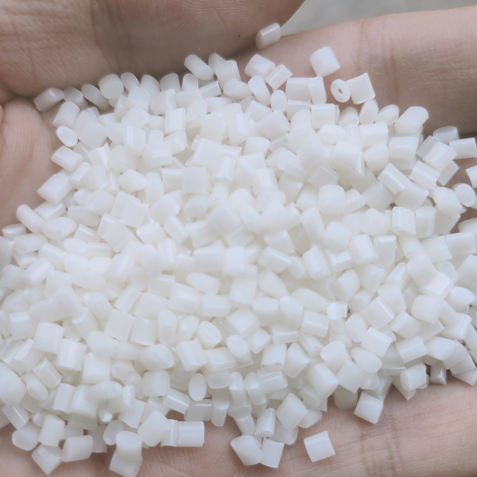 ABS本色改性料 冲击20 流动性好 高光泽可代替757 15A1 15E1 121H