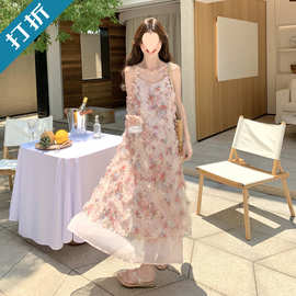 甜美木耳边粉色碎花网纱吊带连衣裙女夏2025新款简单大方火长裙