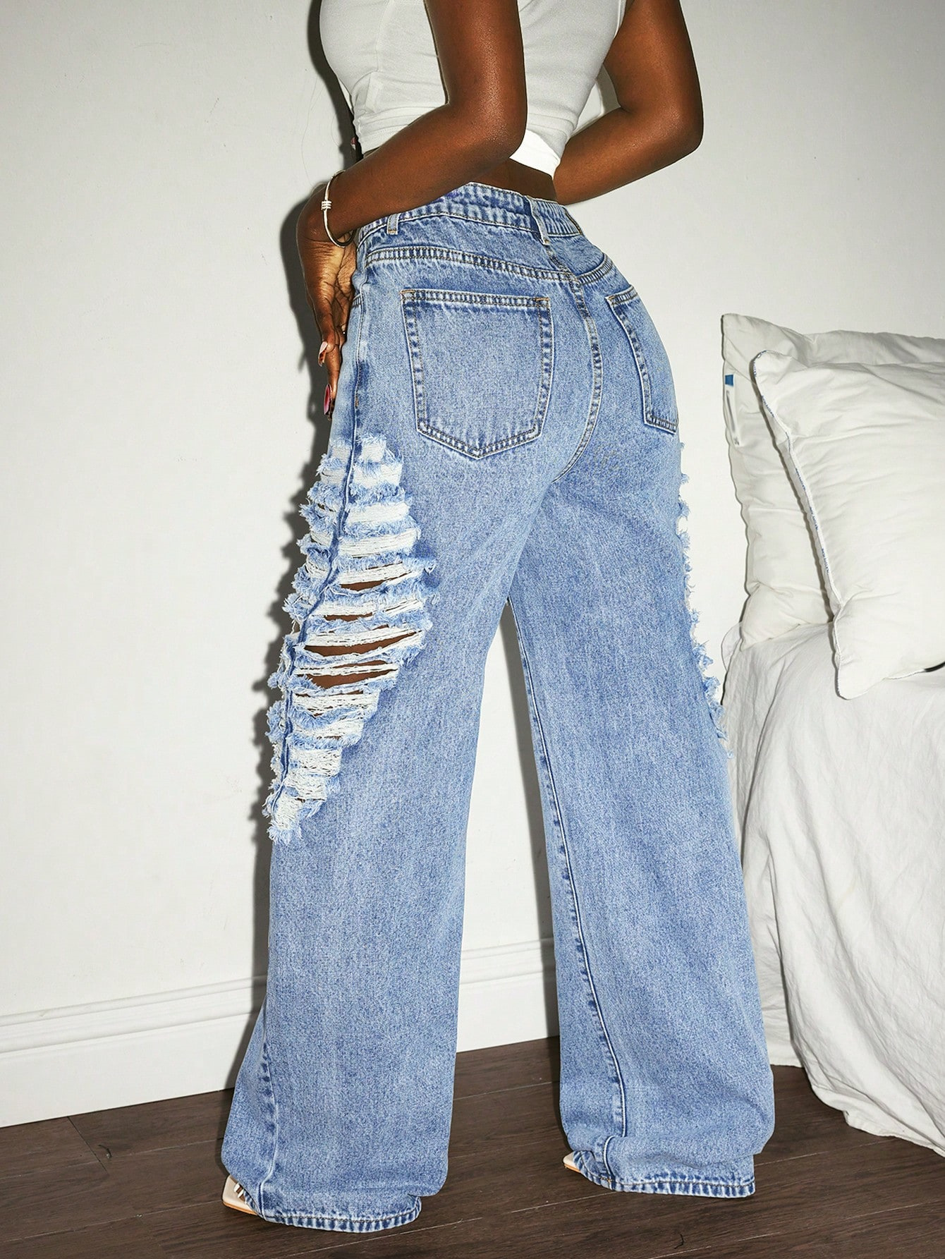 High Waisted Ripped Wide Leg Jeans Style Light Blue Washed Distressed Floor Length Trousers For Women_ecoleips.com