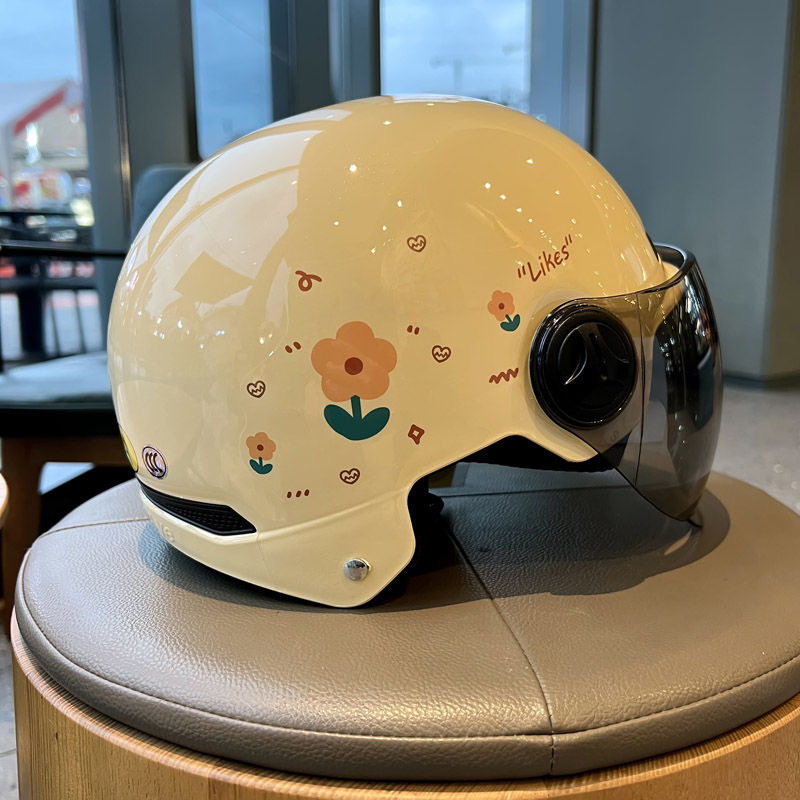 3C Certified Electric Vehicle Helmet for Women, Suitable for All Seasons, Sun Protection, National Standard Safety Helmet, Small Floral Design, Summer Half Helmet
