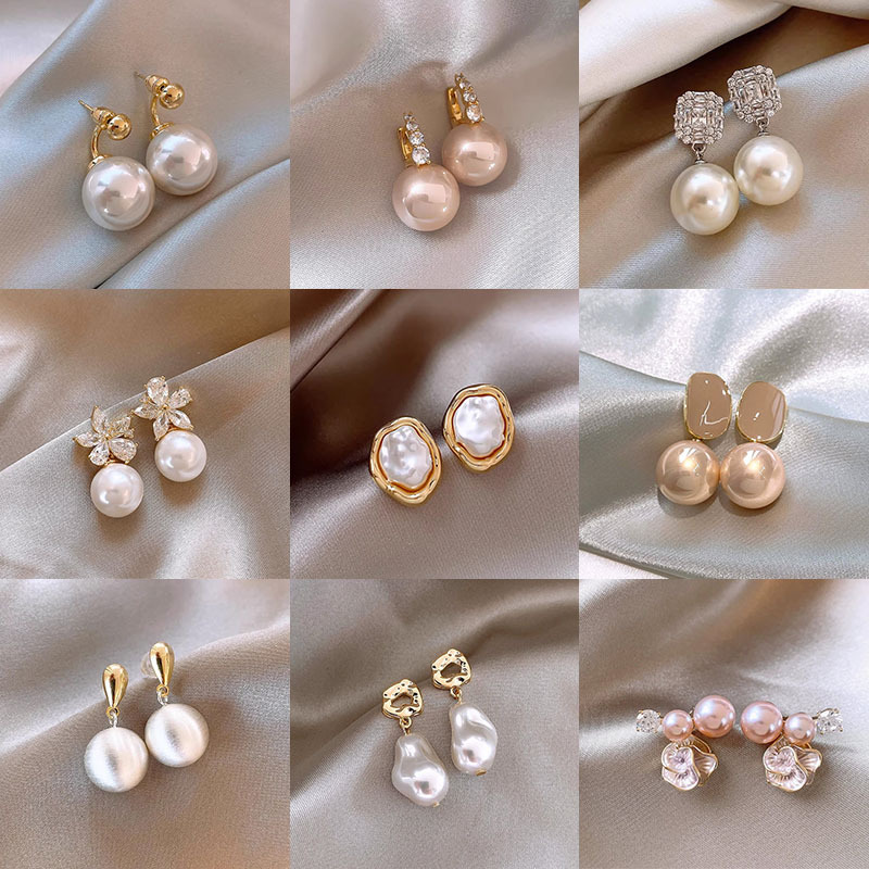 925 Silver Needle French-Style Pearl Tassel Earrings for Women, Light Luxury Temperament Ear Studs, 2025 New Model, High-End Spring and Summer Earrings 925 Silver Needle French-Style Pearl Tassel Earrings for Women, Light Luxury Temperament Ear Studs, 2025 New Model, High-End Spring and Summer Earrings