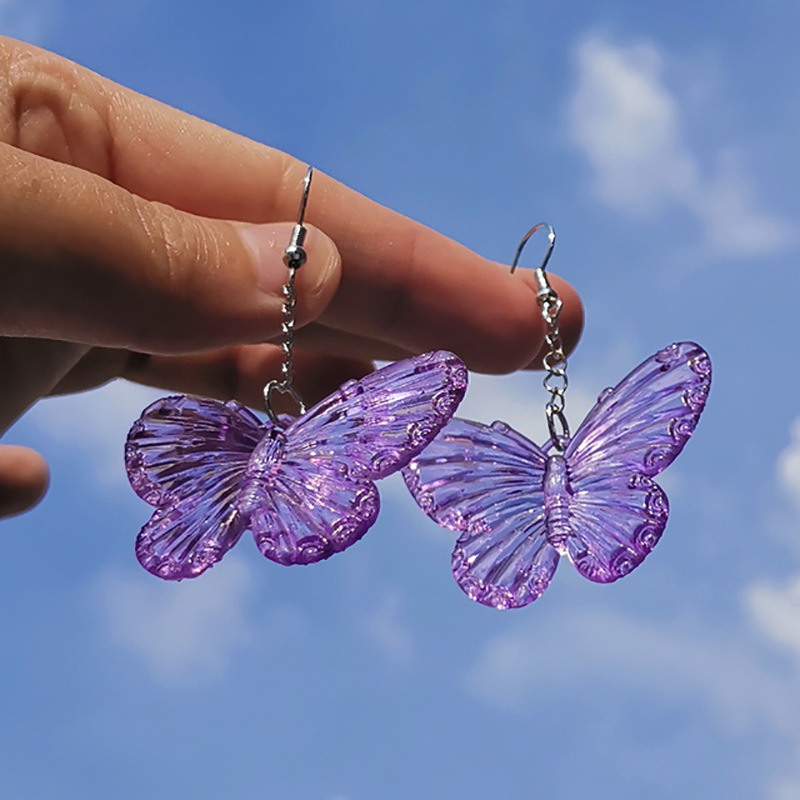 Oversized Sculptural Clear Acrylic Clip-on Earrings With Modern European Design. Hypoallergenic, Tarnish-resistant And Comfortable To Wear. Eye-catchi_voghion.com