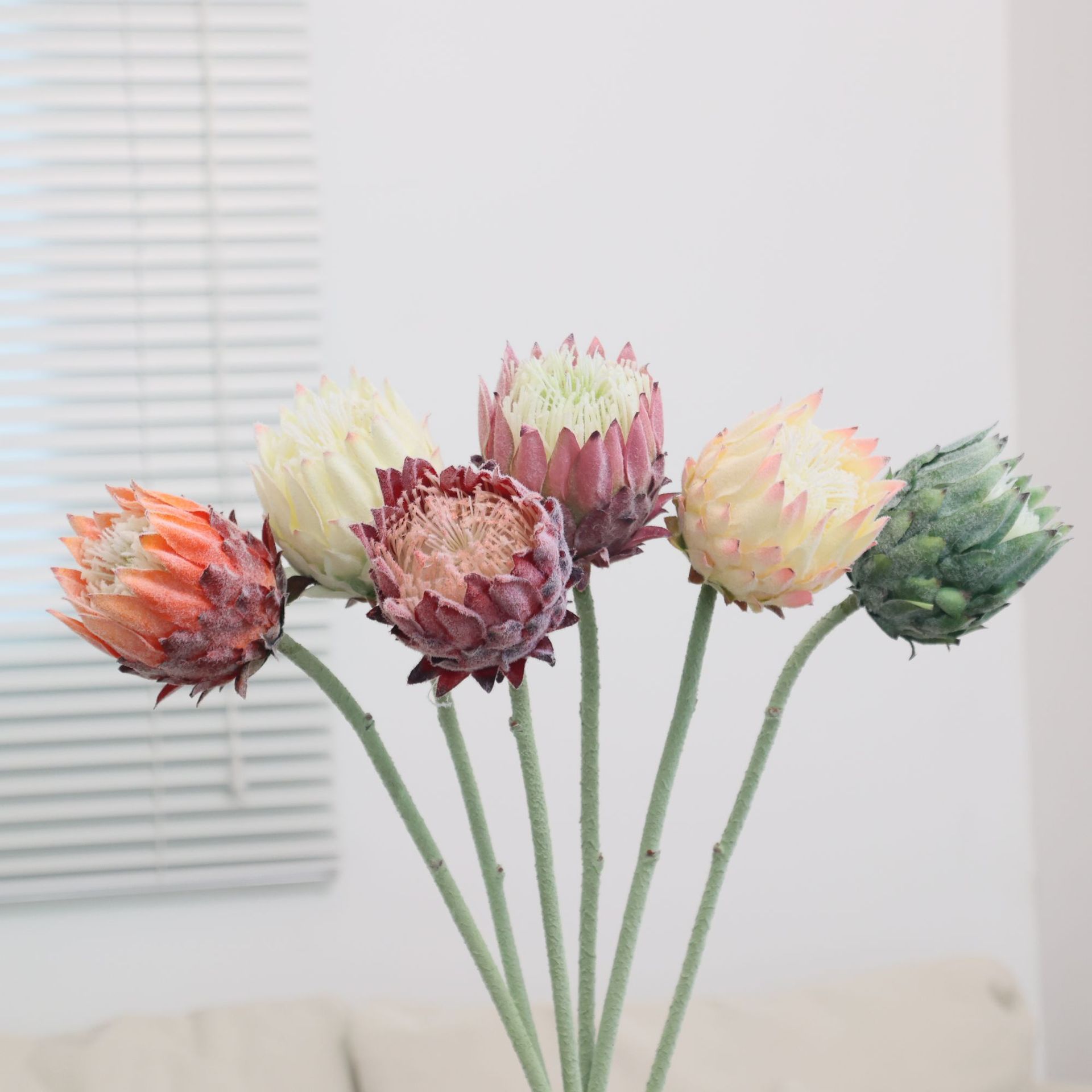 北欧单支帝王花仿真花家居婚庆酒店橱窗装饰花植绒北欧蓟假花跨境详情5