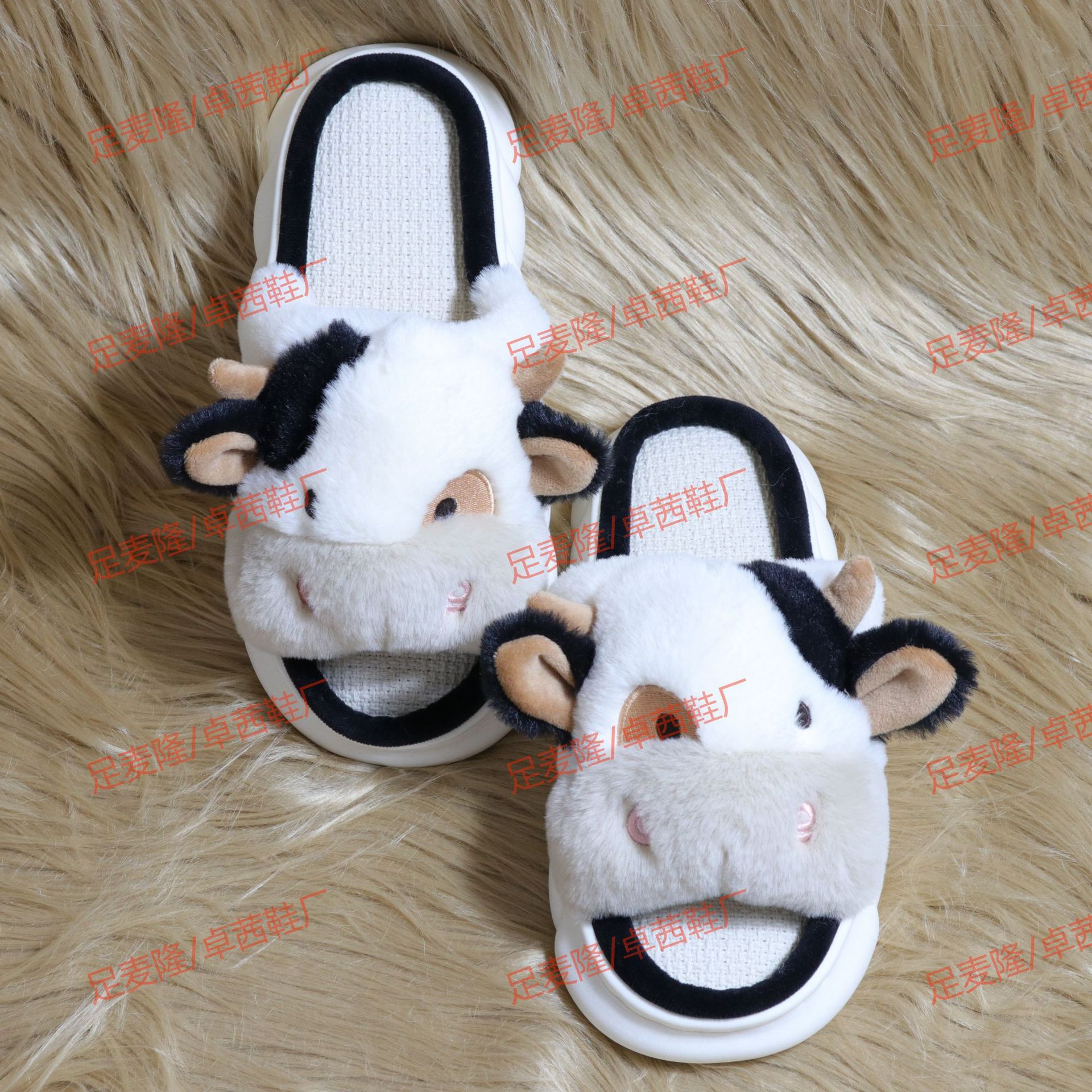 2025 vaca personalizada transfronteriza abertura arrastrar otoño y invierno para hombres y mujeres zapatillas de algodón antideslizante caseras