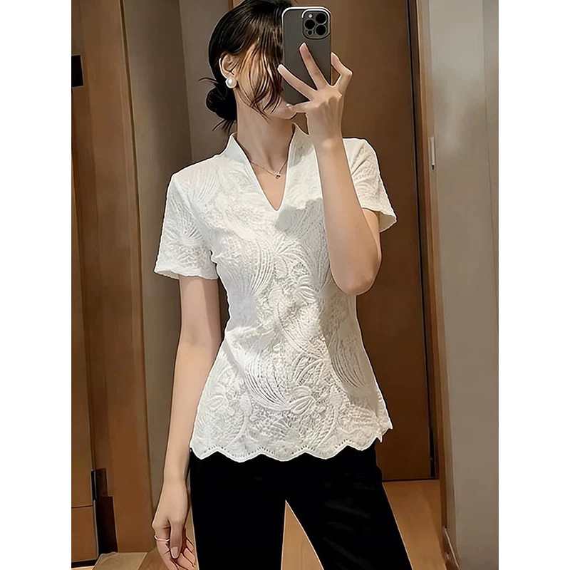 French Romantic Style White Lace V-Neck Short Sleeve Top for Women, Summer 2026, Slimming and Age-Reducing, Plus Size Inner Layer