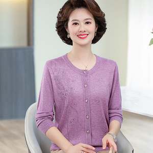 中老年女裝2024秋冬新款針織毛衣開衫純色媽媽裝圓領上衣鑲鉆小衫圖片