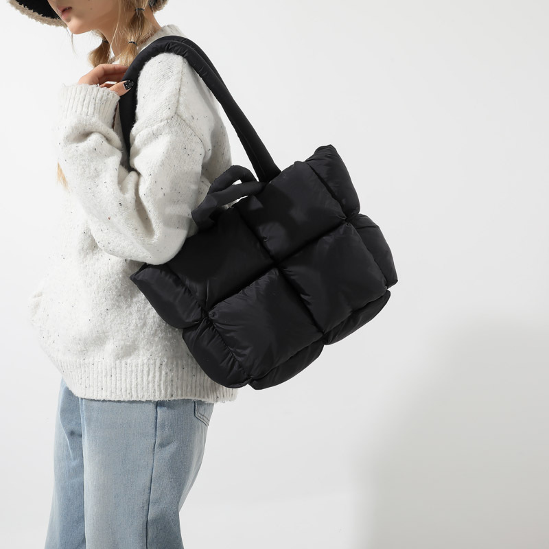 Cross-Border Cotton-Filled down Jacket Bag, High-End Cloud Puff Armpit Shoulder Bag, Large-Capacity Plaid Tote Bag