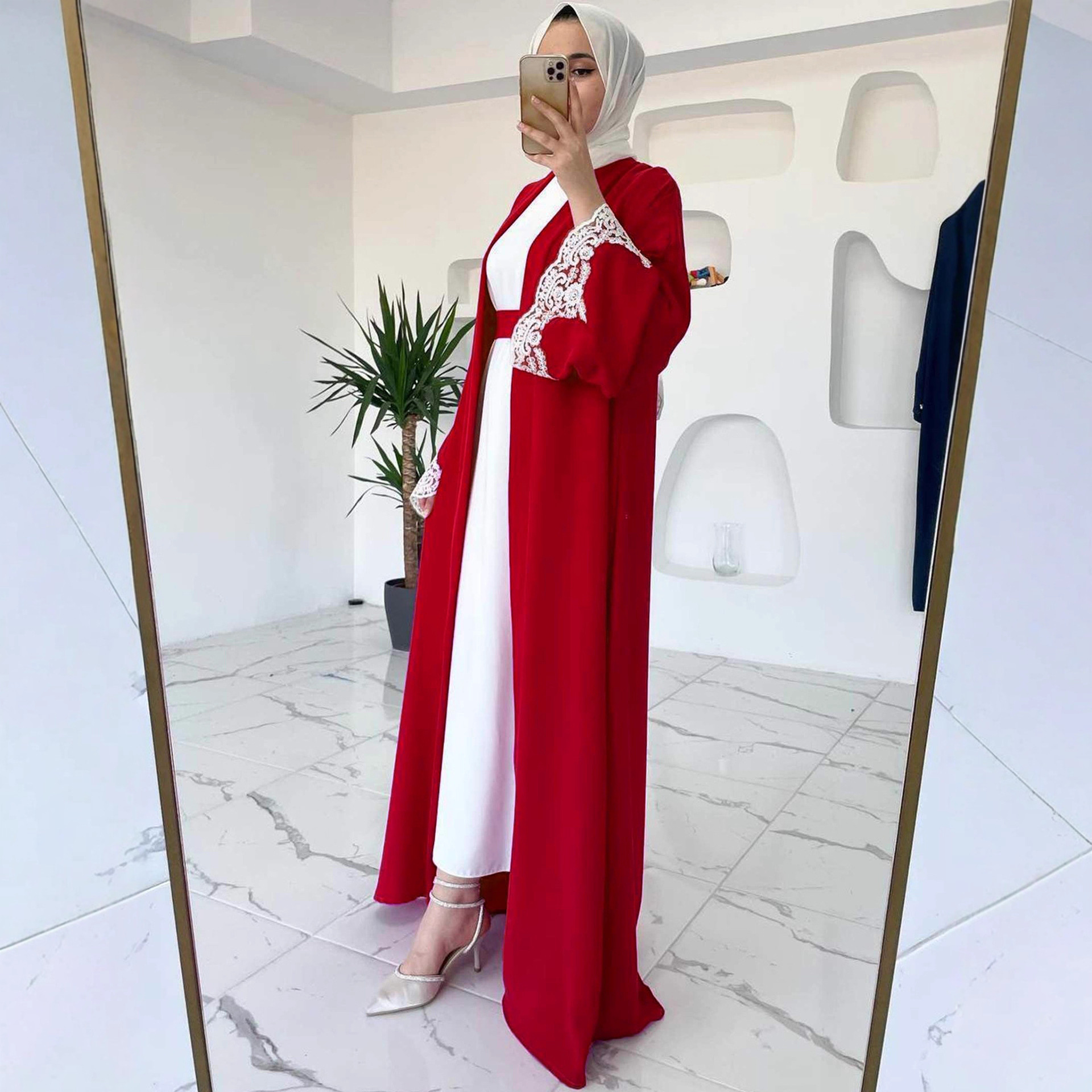 Ensemble abaya élégant en dentelle appliquée, cardigan et jupe gilet pour femmes musulmanes – Tenue deux pièces pudique_voghion.com