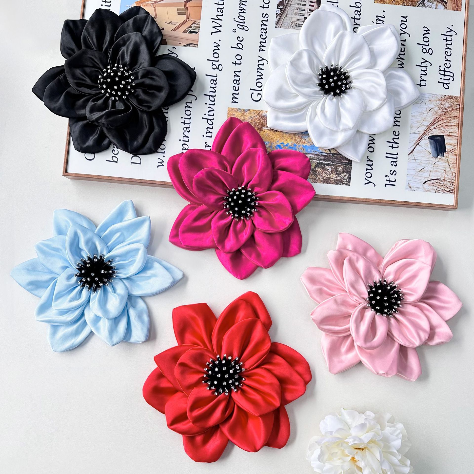 Diamante multicolor flor floral multicapa tela tridimensional ropa maleta accesorios de decoración del hogar en stock al por mayor