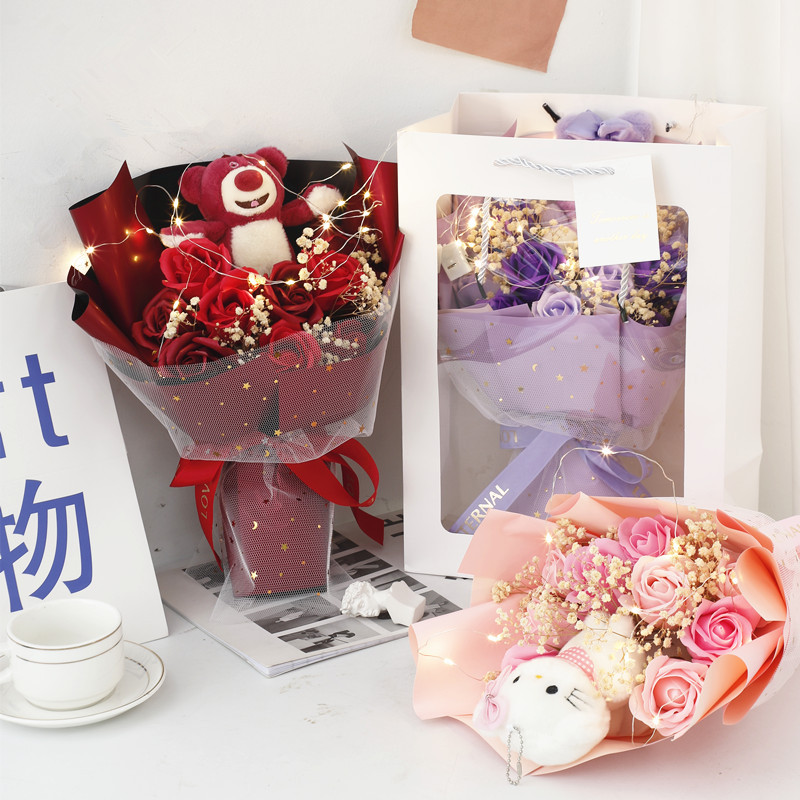 Día de la Madre Strawberry Bear Doll Muñeca Simulación Ramo de jabón de rosa Día de San Valentín Regalo de cumpleaños para novias y novias