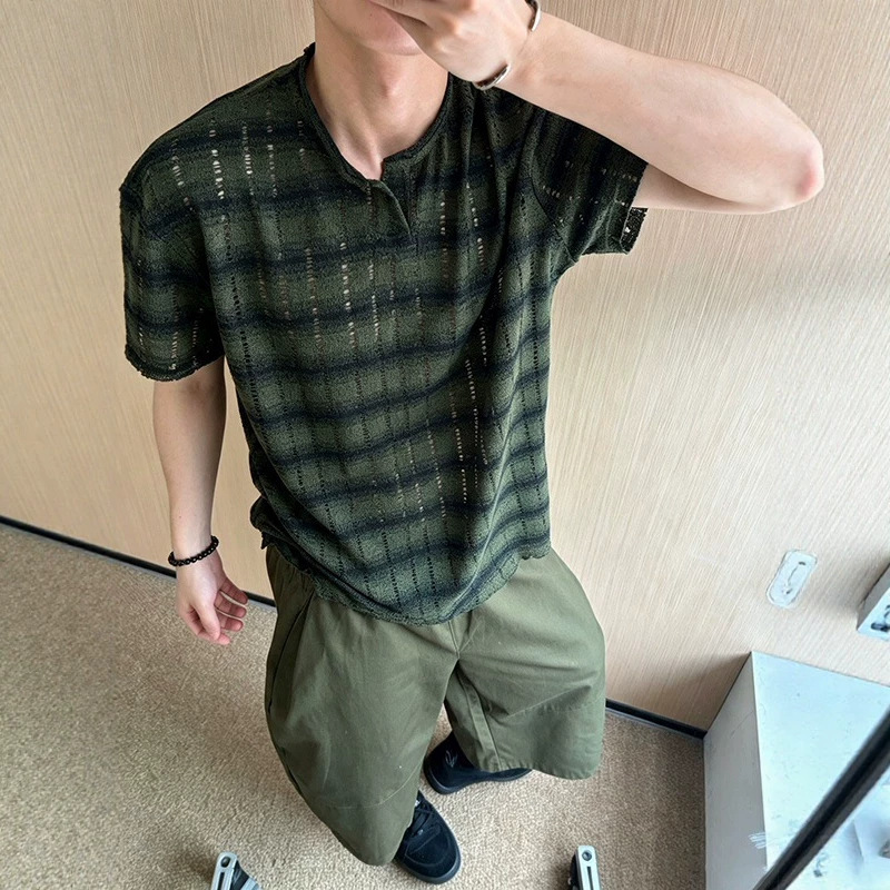 Green hollow-out knit short-sleeve men's summer thin breathable ripped lapel T-shirt with an American-style relaxed feel polo shirt Green hollow-out knit short-sleeve men's summer thin breathable ripped lapel T-shirt with an American-style relaxed feel polo shirt