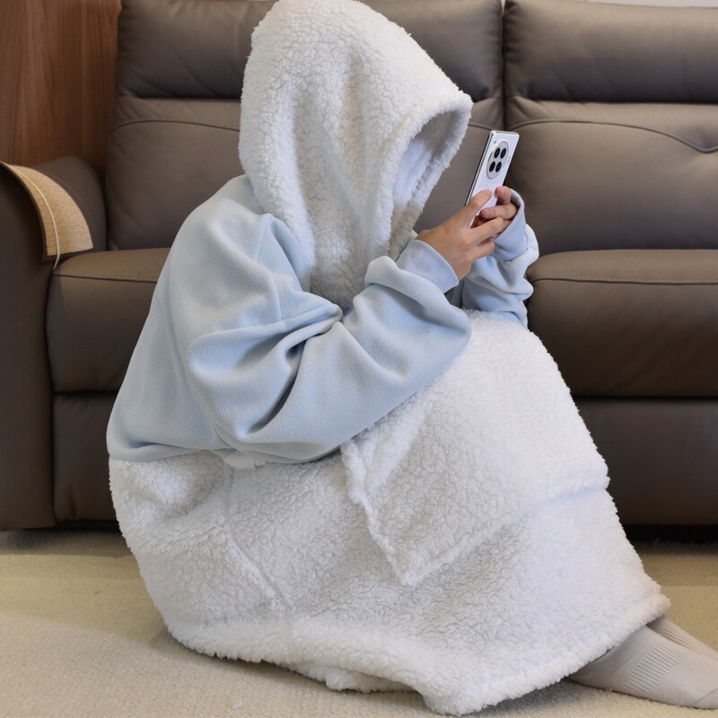 Pajamas Winter New Polar Fleece Couple Pajamas Winter Thickened Outer Wear Men's and Women's Home Clothes Warm, Comfortable and Soft Pajamas