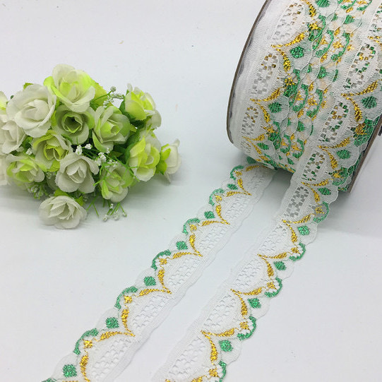 Mayorista de encaje de oro de color 3 cm de ancho de encaje hueco ropa gorras cortinas decoración de tela