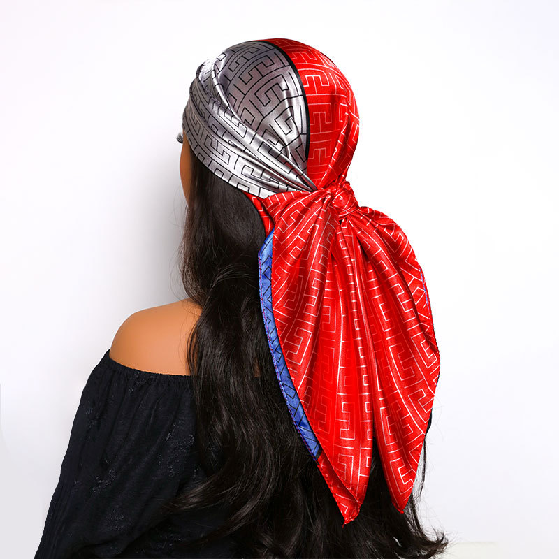 Foulard versatile in seta con motivo geometrico a blocchi di colore, grande scialle quadrato in finta seta, elastico per capelli alla moda per donna_voghion.com