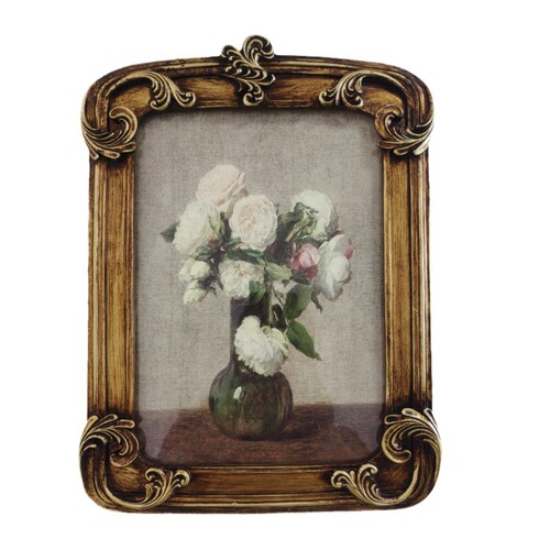 Directly supplied resin creative European retro French literary home decoration ornaments golden carved combination table photo frame