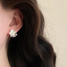 С���������黨���ʯ������������ж���ʱ�аٴ�����ʶ���Ů