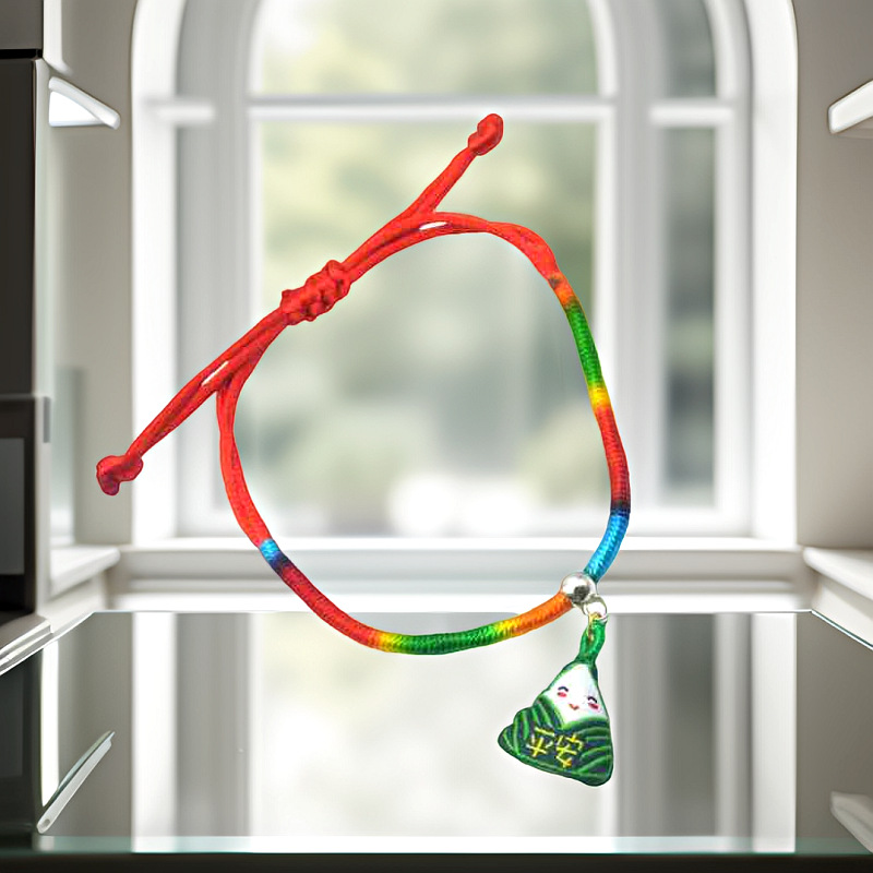 Зеленые рисовые клецки с бамбуковой раной