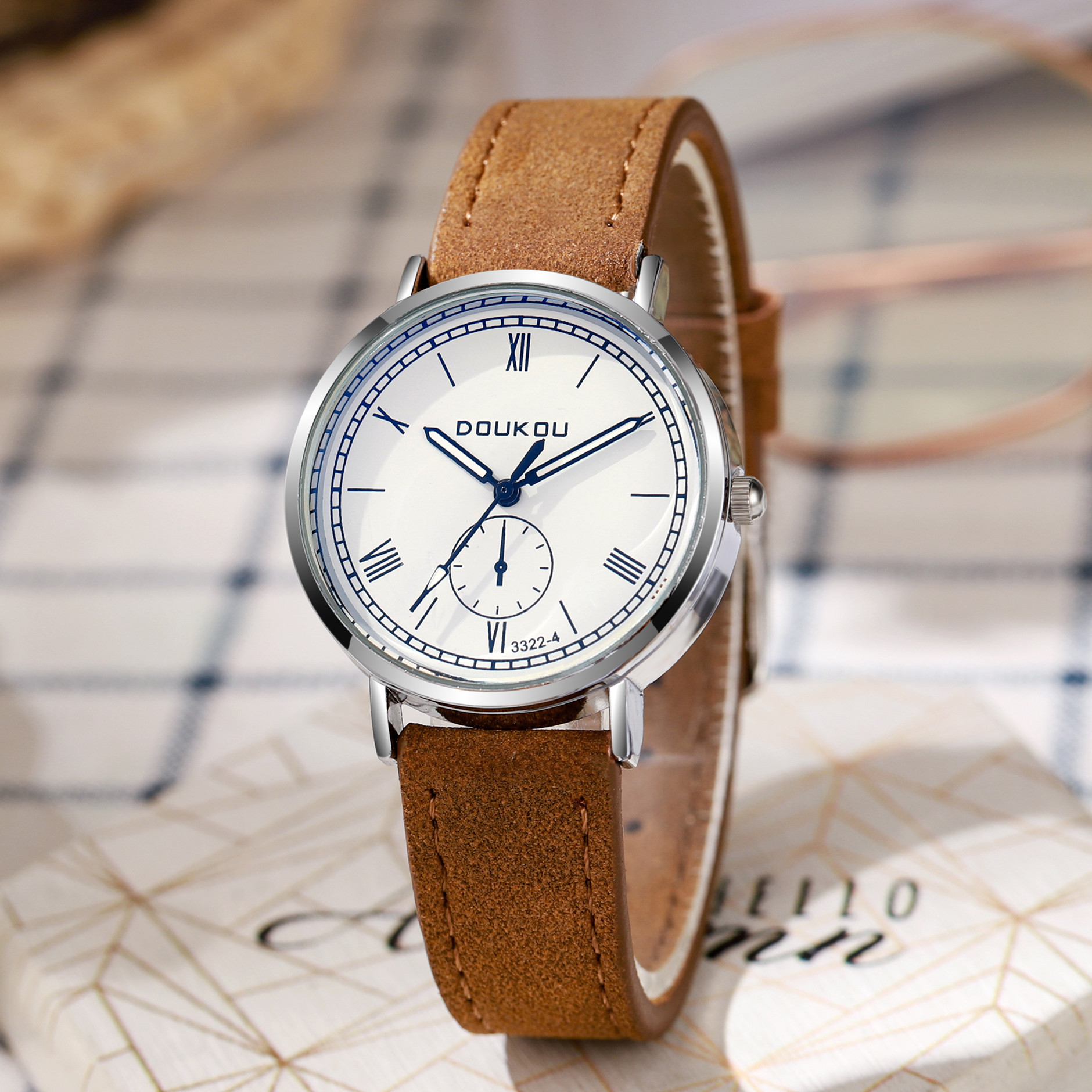 Korean version of simple and generous trend of leisure fashion men's and women's lovers watch college style retro cross-border wholesale