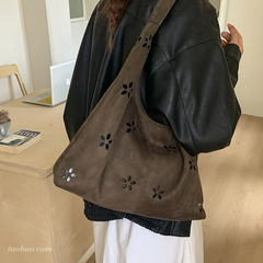 休闲复古麂皮绒包包2025新款轻便通勤女式单肩包大容量托特水桶包