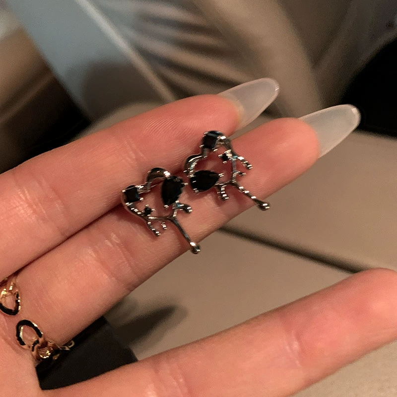Серебряные серьги с иглой, серебро 925, акценты циркония и кошачий глаз, микроинlay, лёгкие 0.008 кг