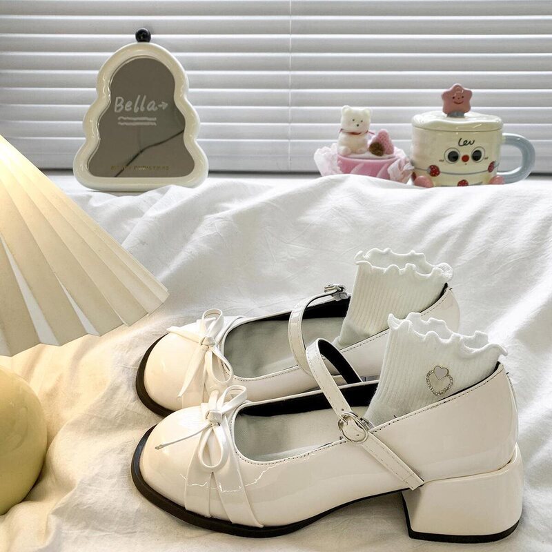 French-style bowknot shallow silver women's shoes, 2026 summer new high-heeled shoes with chunky heels, suitable for pairing with skirts, Mary Jane shoes