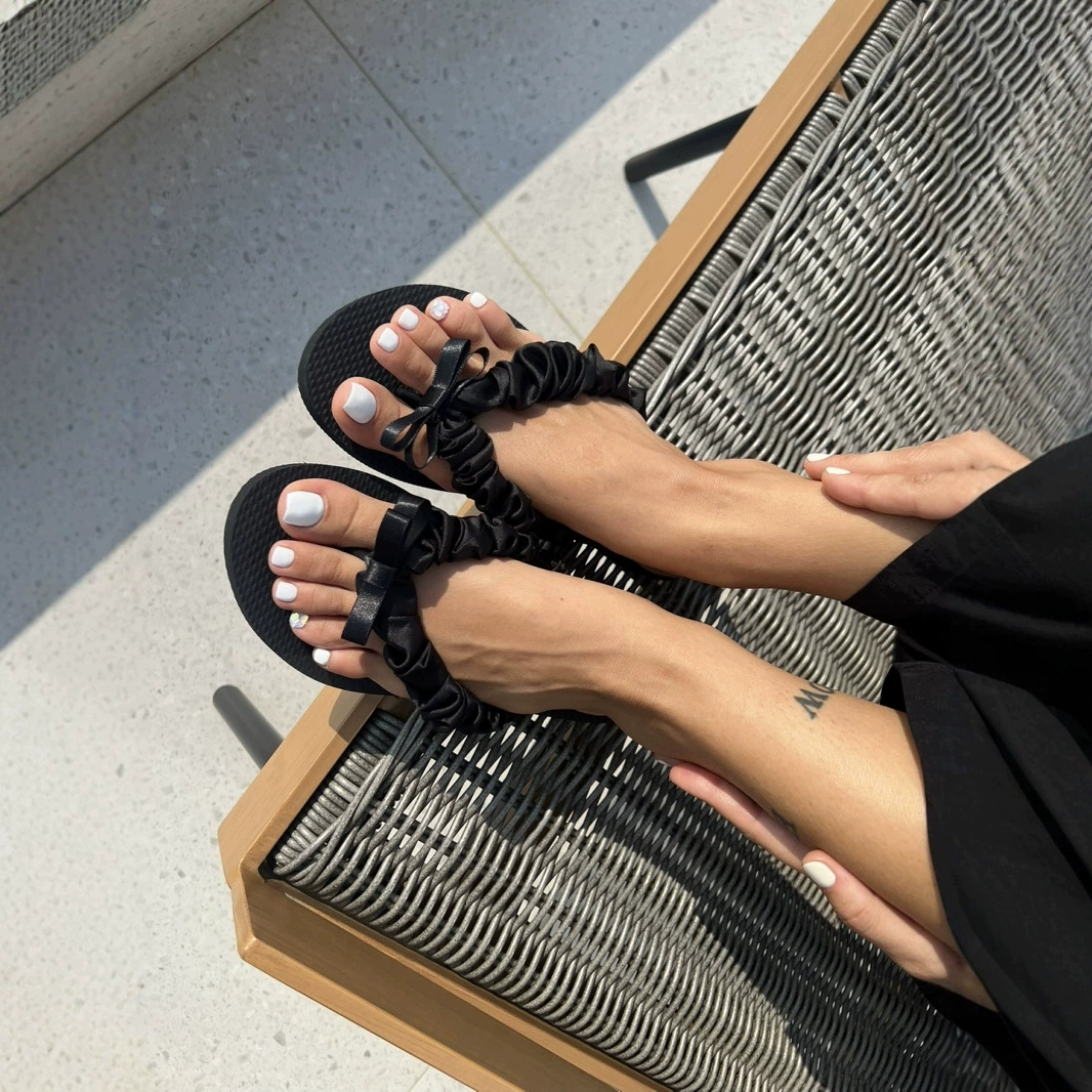 Производитель новые кованые шлепанцы елки пляжные шлепанцы плоские подошвы холодные шлепанцы резиновые противоскользящие шлепанцы оптовые продажи