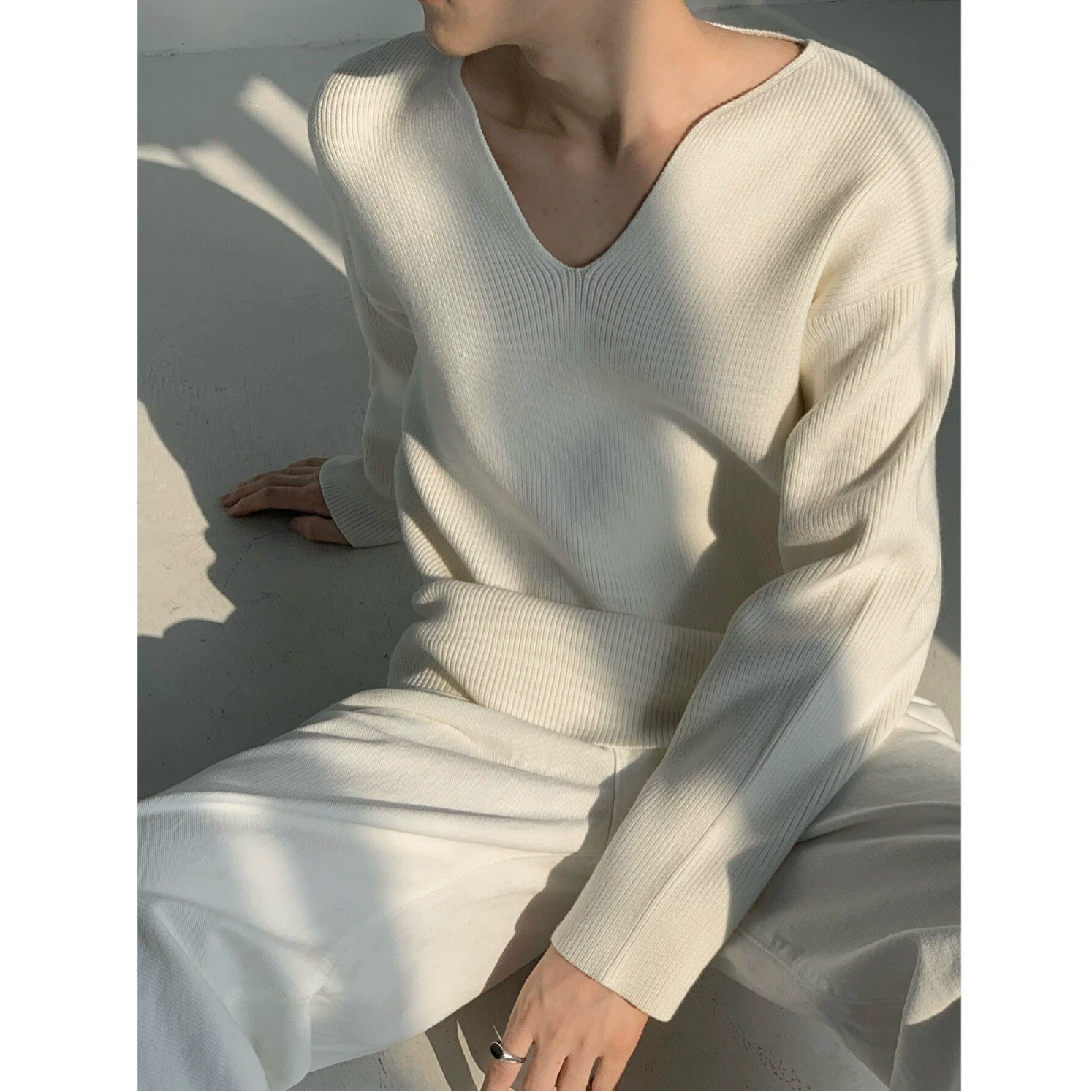 Свитер Design Sense нишевый с V-образным вырезом Однотонный свитер мужской на весну и осень в ленивом стиле шикарный топ в Корейском стиле Модный