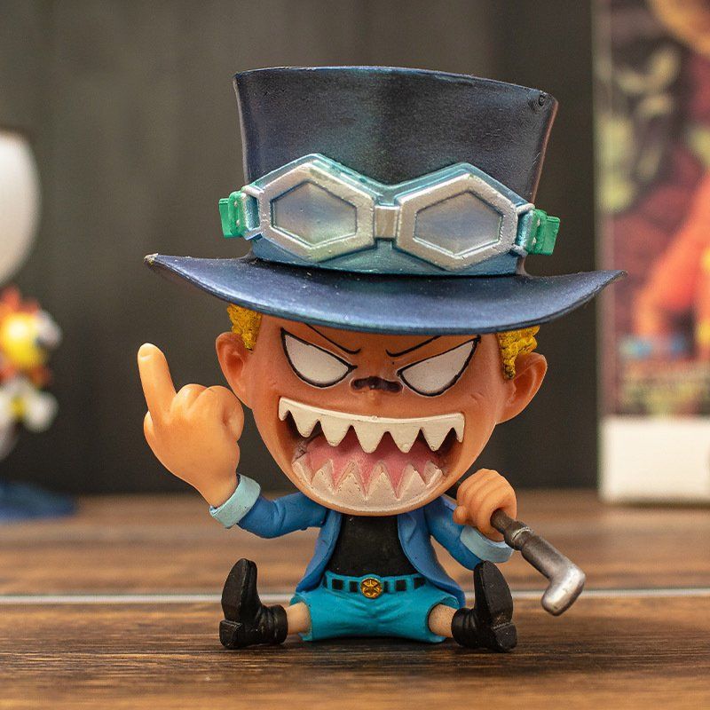 Animación hecha a mano de un conjunto completo de Luffy Sauron, la gran emperatriz Jobais muñeca muñeca hecha a mano adornos