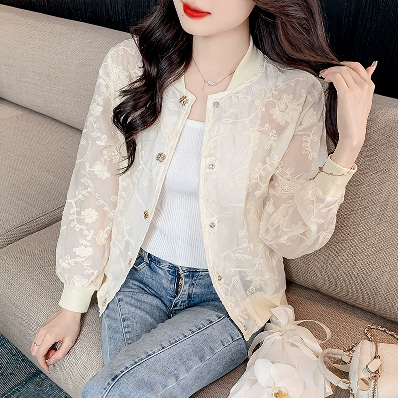 Реальная стрельба 2024 года полый солнцезащитный крем женский летний новый модный повседневный тонкий кардиган топ