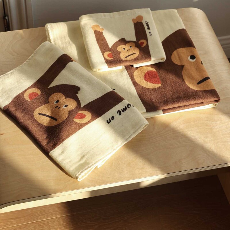 Puppy and monkey cartoon digital printing cotton gauze terry towel bathroom face square towel swimming pool beach towel Puppy and monkey cartoon digital printing cotton gauze terry towel bathroom face square towel swimming pool beach towel