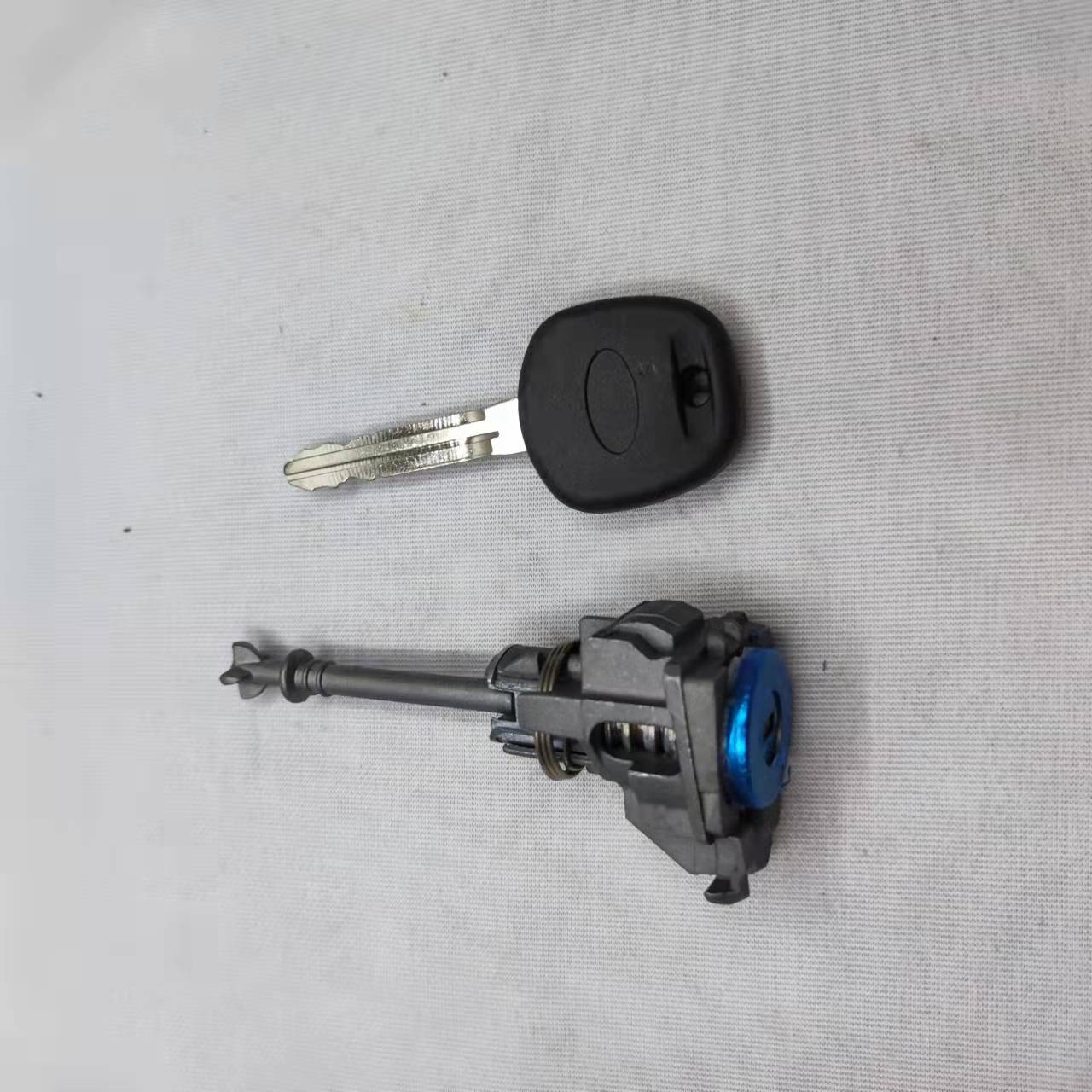 Adecuado para Toyota puerta cerradura cilindro Camry cerradura cilindro cerradura del coche cilindro gran cantidad congusted