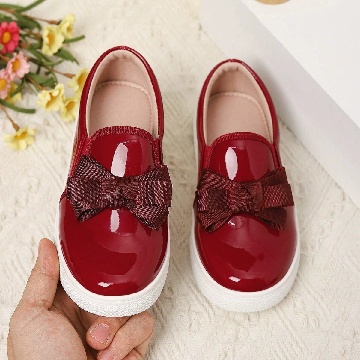 Внешняя торговля, искусство, ретро лакированная кожа, темперамент