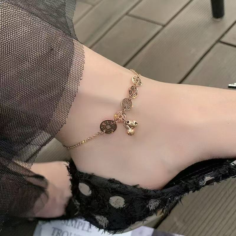 新しい色褪せないシンプルなチタン鋼アンクレット、入浴時に外す必要がなく、高級な赤いロープレッグリング、女性の夏の多用途アクセサリー|undefined