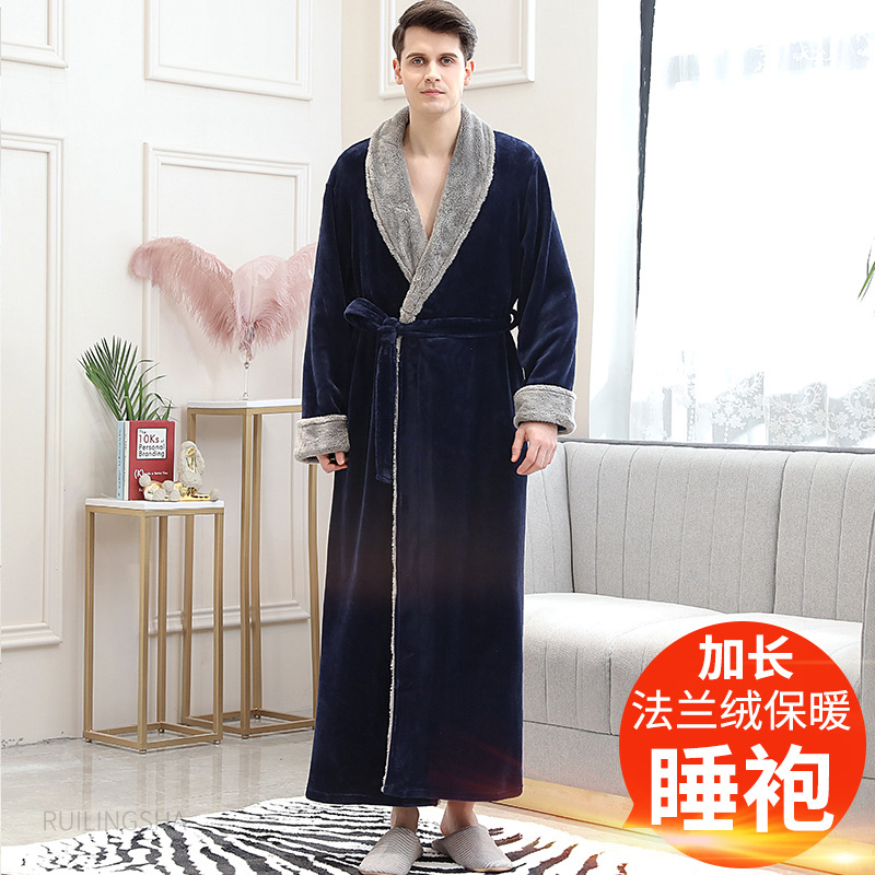 남자의 우아한 녹색 두꺼운 긴 모피 칼라