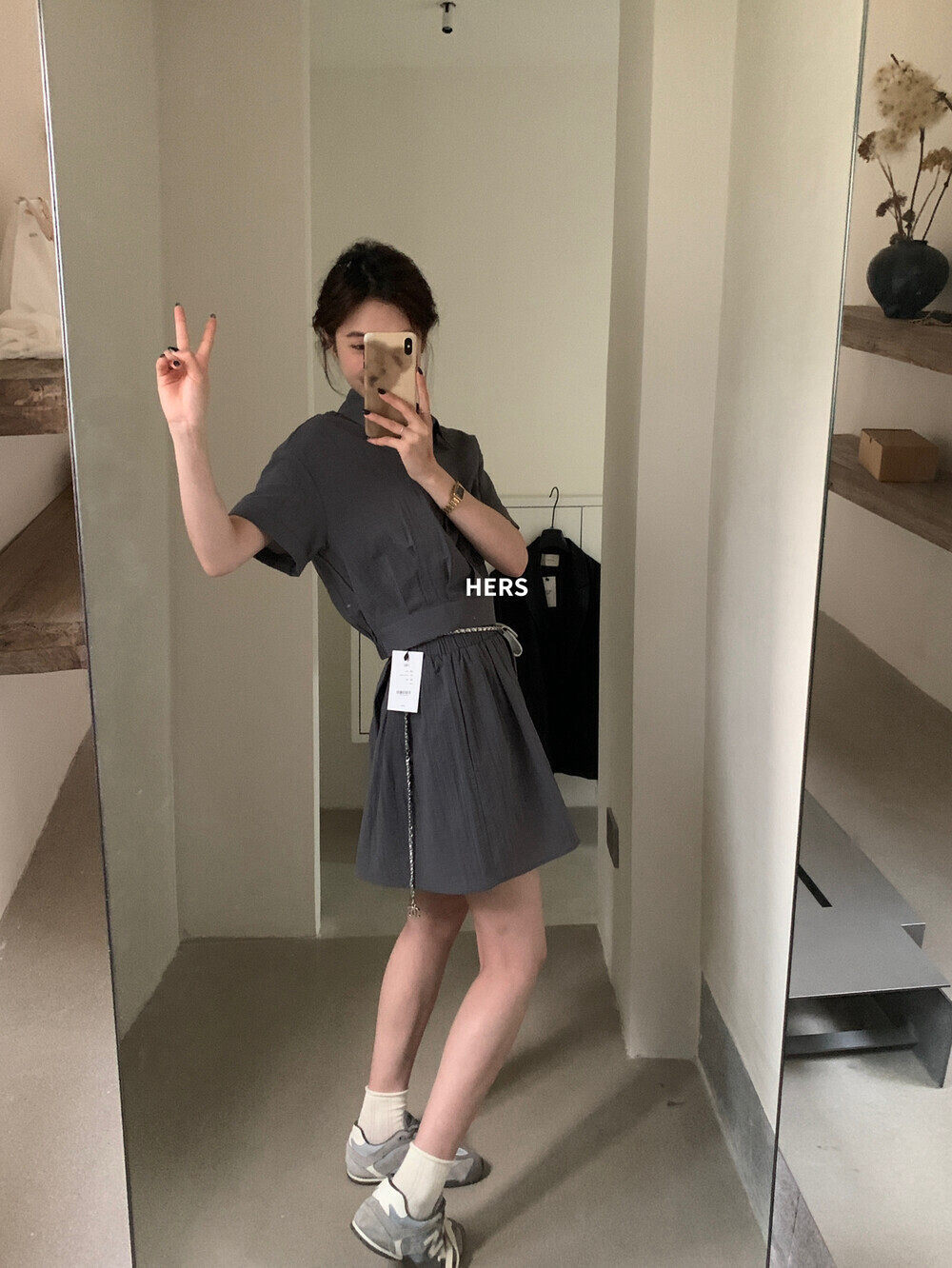 Bộ hai mảnh áo sơ mi ngắn phối quần short cạp chun nữ — xám đậm, màu hồng chi tiết 23