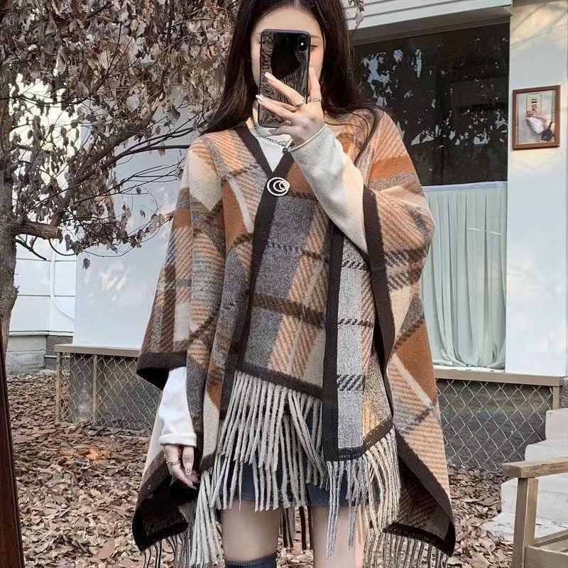 Trendy Plaid Cape Coat for Women, Spring and Autumn Outerwear, Lazy Style, Versatile, Korean Version, Faux Cashmere, Warm, with Tassels