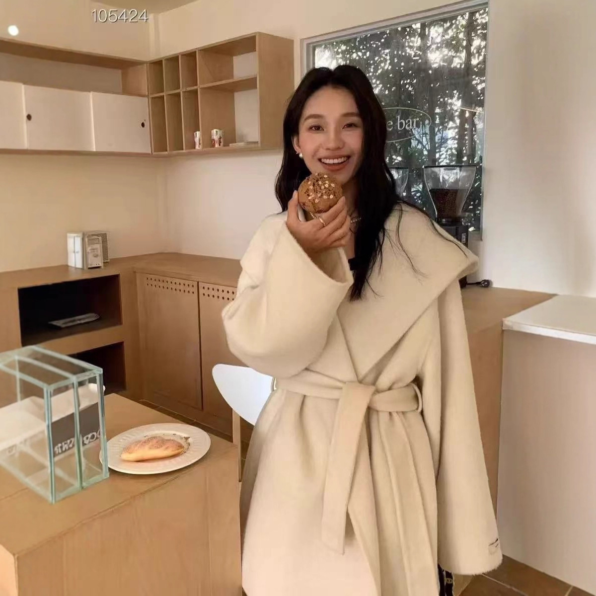 Fengshen 2025 New Autumn and Winter Korean Style White Cape Coat for Women, High-End Petite Temperament Double-Sided Woolen Coat