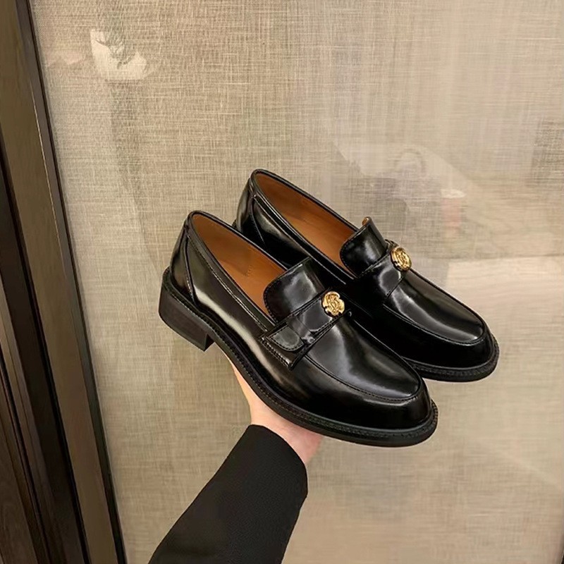 Verzia z hovädzej kože ~ Malá topánka s prackou v zlatej farbe, pravá okrúhla špička, jedna časť, hrubý podpätok, mokasíny, malé kožené topánky_voghion.com