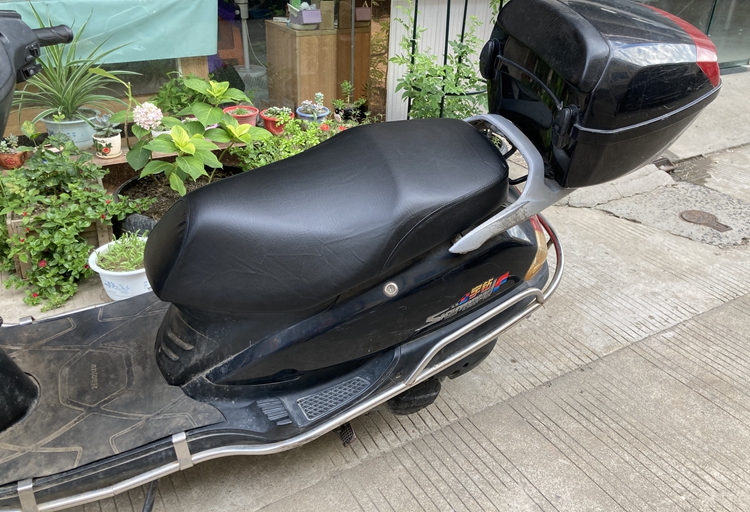 Suitable for Haojue Vf125/Vh125/Vf100/Yuzuan Motorcycle Waterproof Seat Cover Thickeneded Leather Sun Protection Seat Cover