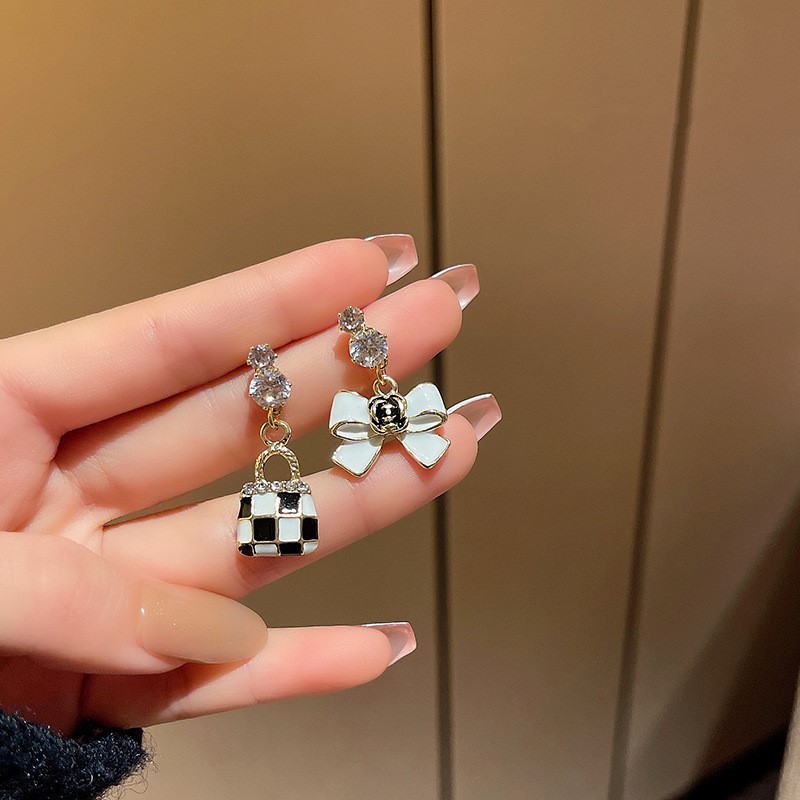 Plating Design Fashion Bow Knot Alloy Plating Shell Women's Ear Clips Earrings 1 Pair