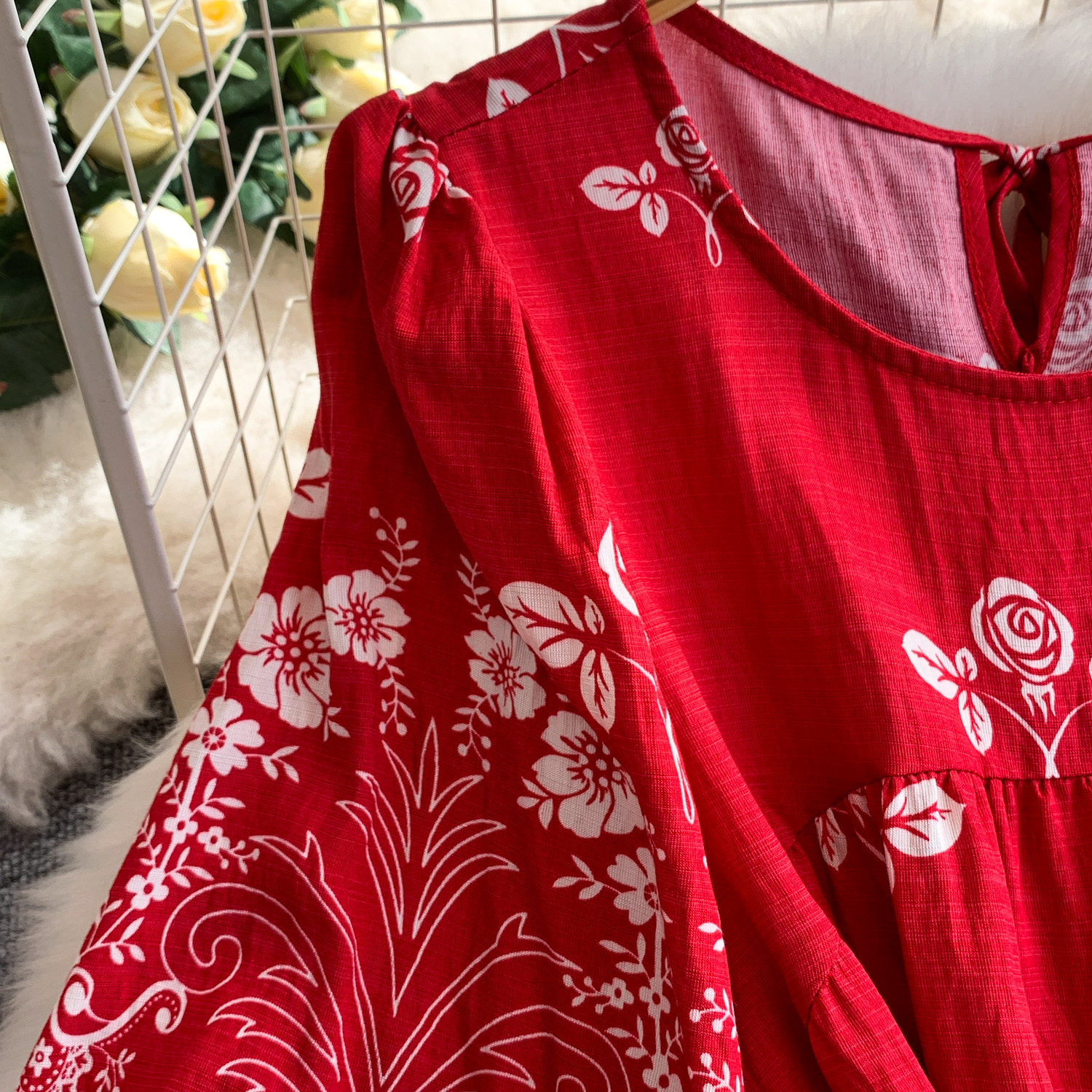 Women's French Retro Red Floral Print Dress Round Neck Three Quarter Sleeve Slimming Waist Full Skirt Ruffles Summer Style_ecoleips.com