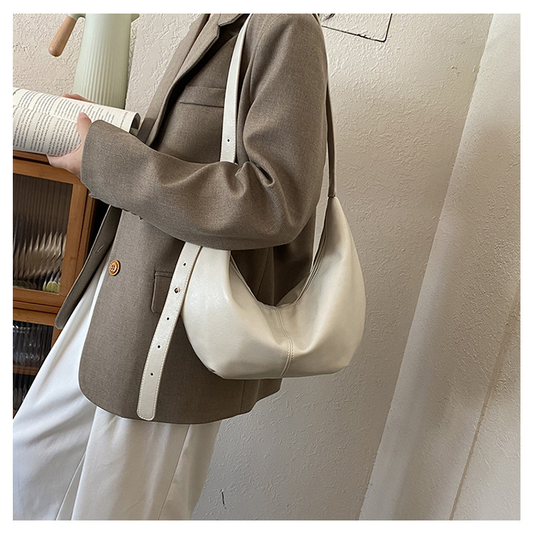 New women's shoulder bag, simple retro style small bag, dumpling bag, high-end texture, versatile commuting crossbody bag_voghion.com
