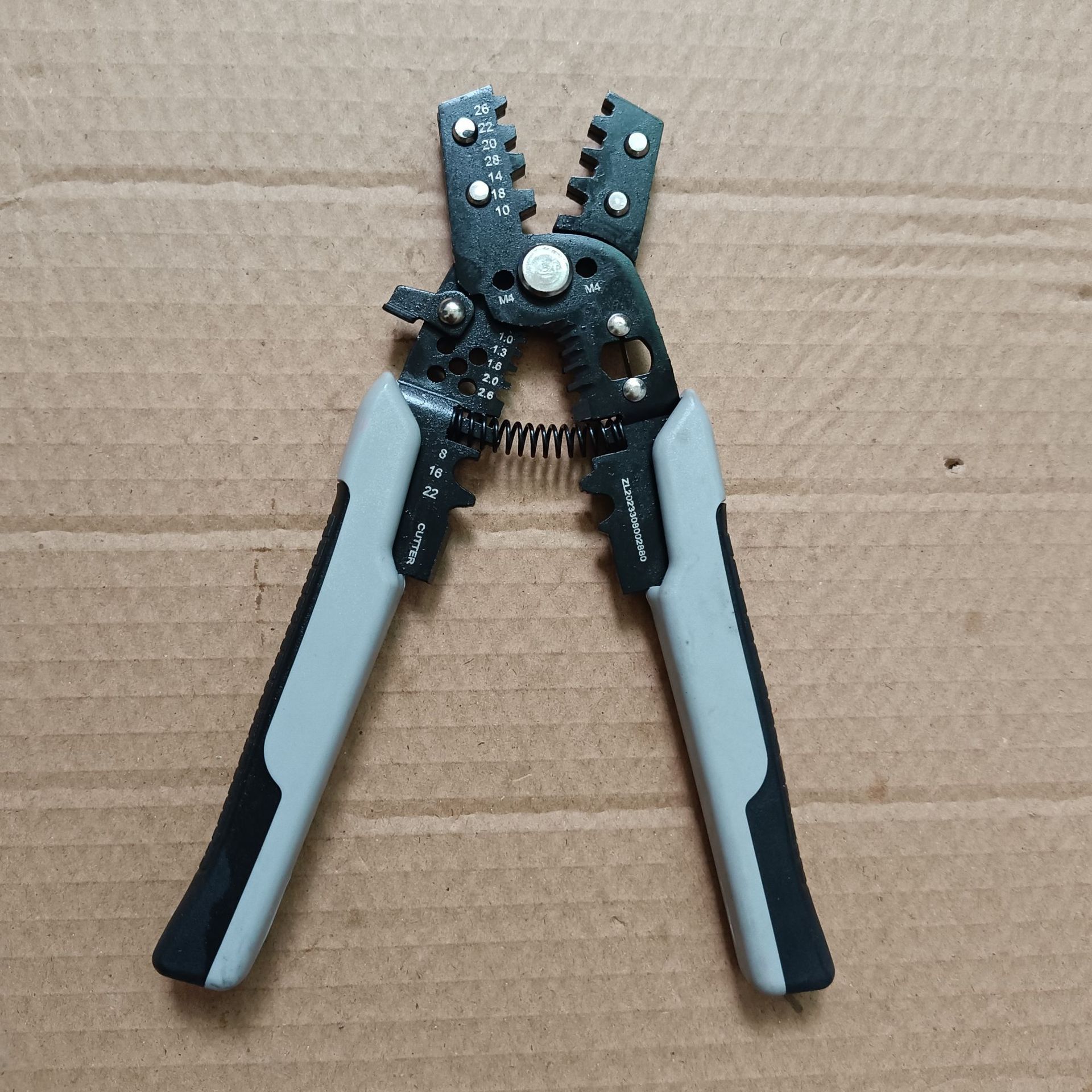 多功能压线钳电工电缆剥皮插簧夹线端子锰钢压接钳五金工具剥线钳