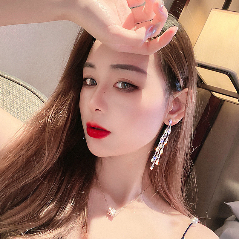6g Weight Artificial Gemstones Inlay Material Earrings Classification Housewarming, Anniversary, Business, Wedding, Travel, Birthday, Festival Occasion Rhinestone Material Tassel Pattern Women'S Gender Fashion Style Silver Color Wholesale Fashion Inlaid Rhinestone Zircon Tassel Long Earrings Nihaojewelry 3