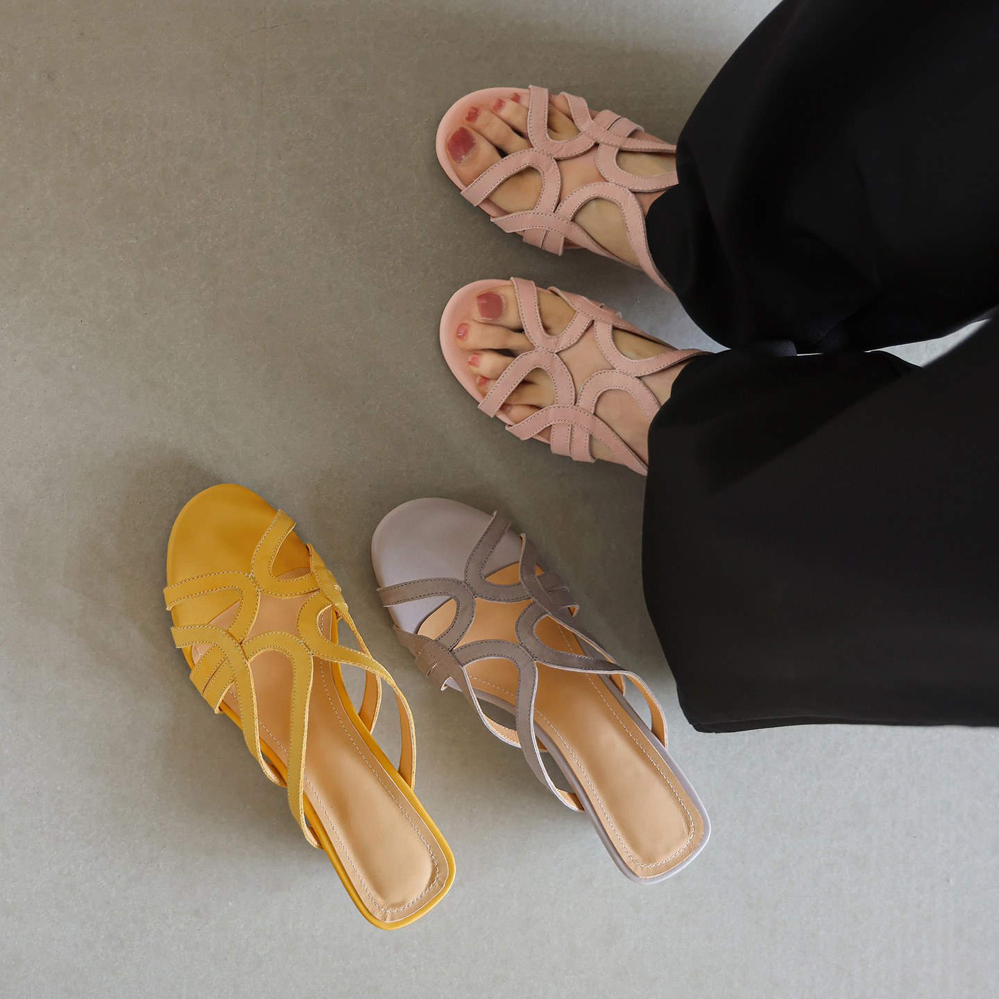 Dép sandal nữ quai chữ V da bò thật, gót thấp 4 cm, hở ngón, phong cách thời trang dạo phố — Hồng nhạt