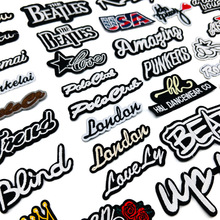 英文字母logo徽章刺绣布贴现货批发异形字母补丁贴电脑绣花标贴布