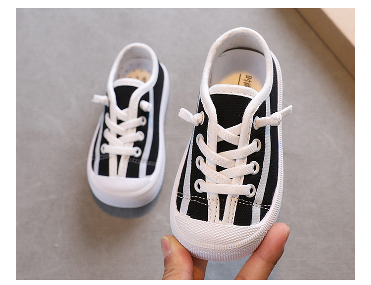 Baby One-foot Soft-soled Canvas Shoes Autumn 2021 New Leopard Print Casual Shoes Low-top Sneakers display picture 2