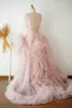 Нежно-розовый